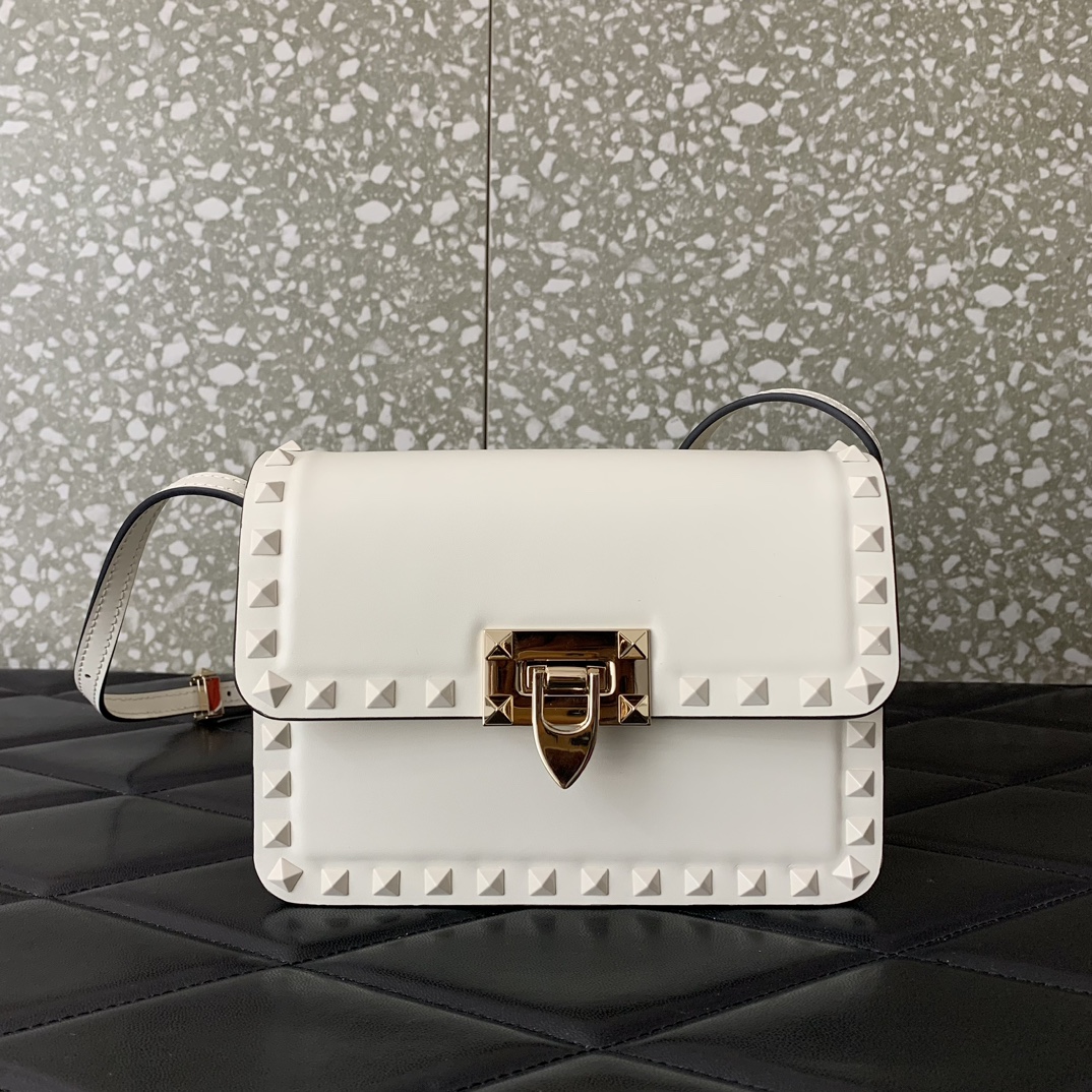 Valentino Garavani Rockstud Small Shoulder Bag in Ivory Smooth Leather